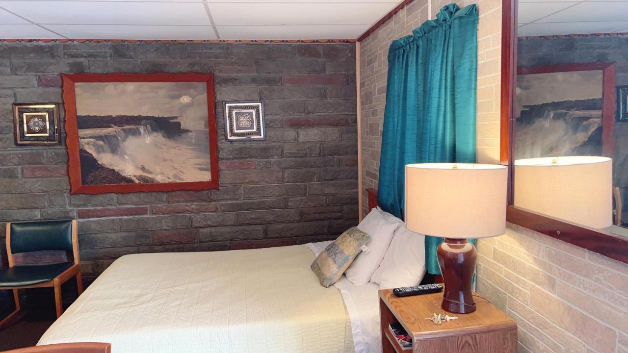 Falls Motel ไนแอการาฟอลส์ ภายนอก รูปภาพ