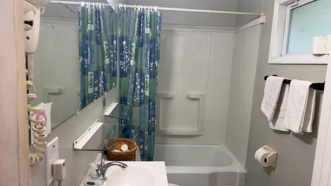 Falls Motel ไนแอการาฟอลส์ ภายนอก รูปภาพ