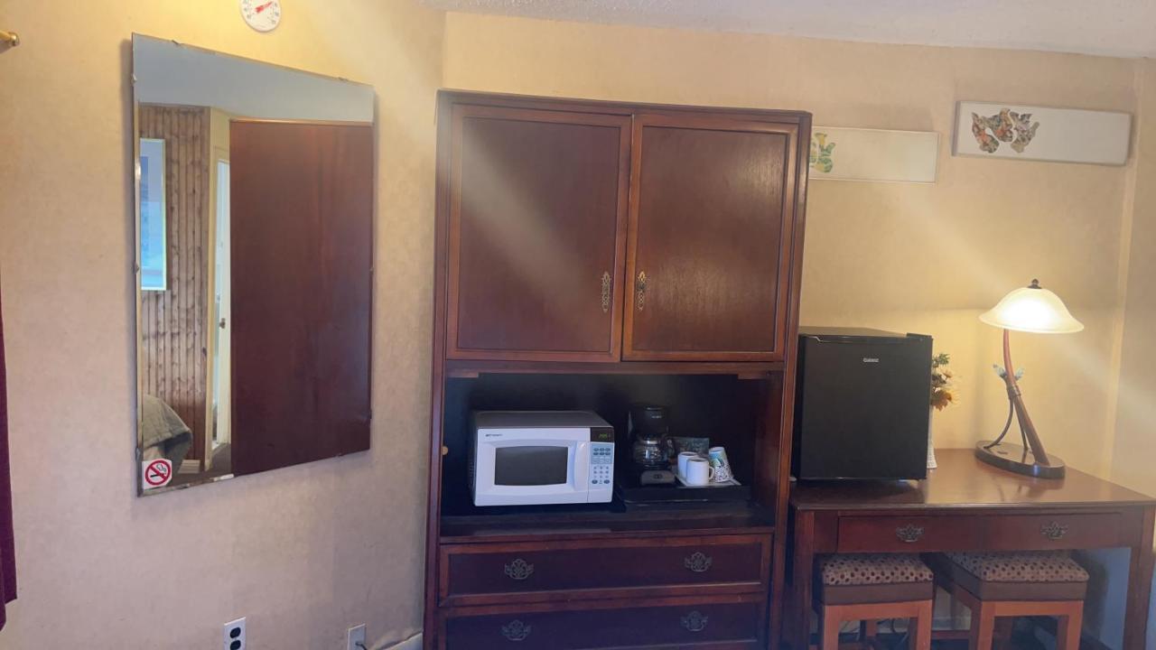 Falls Motel ไนแอการาฟอลส์ ภายนอก รูปภาพ