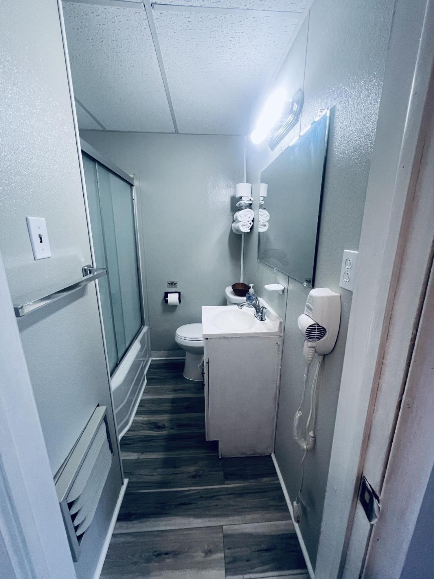 Falls Motel ไนแอการาฟอลส์ ภายนอก รูปภาพ