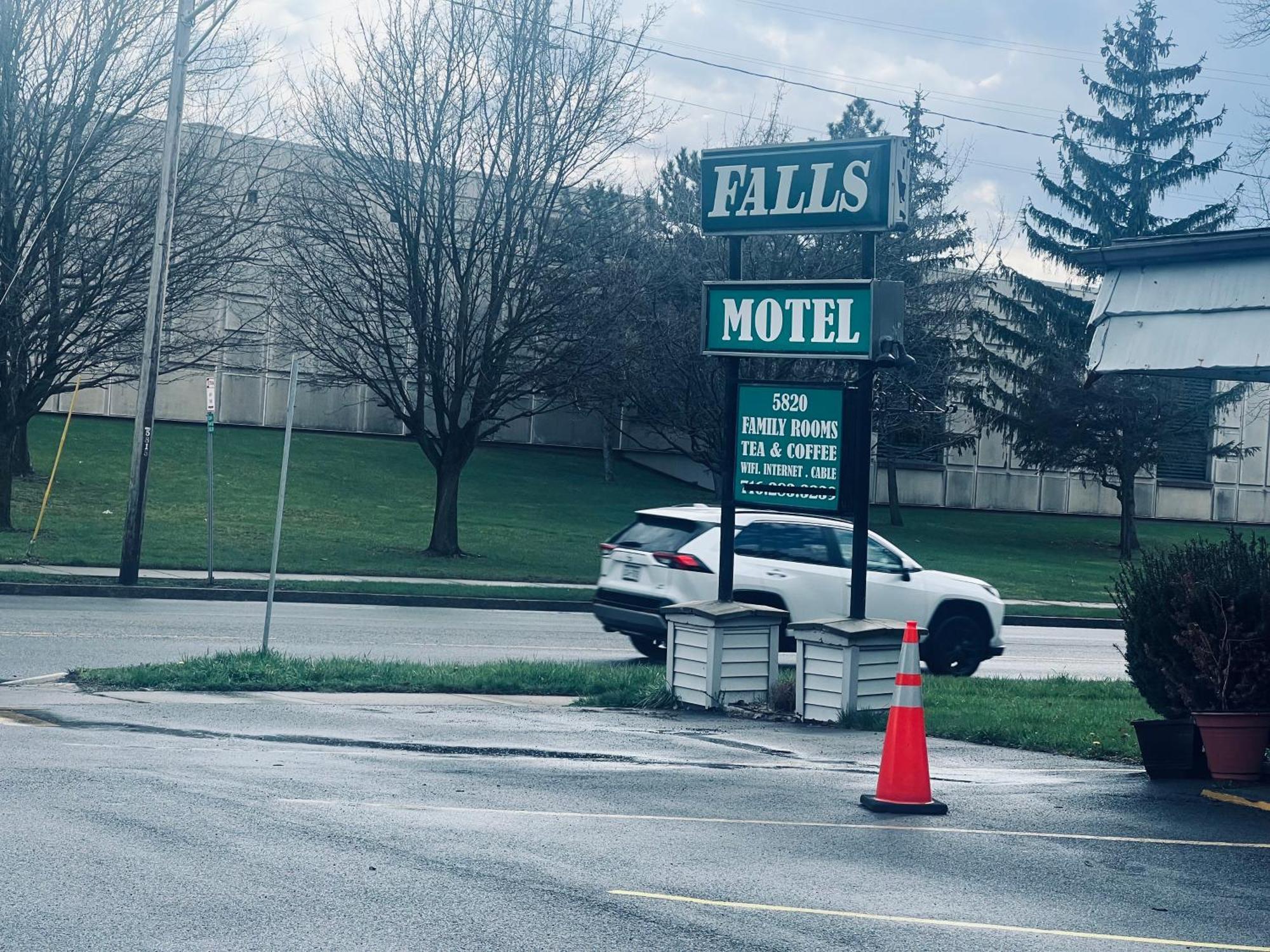 Falls Motel ไนแอการาฟอลส์ ภายนอก รูปภาพ