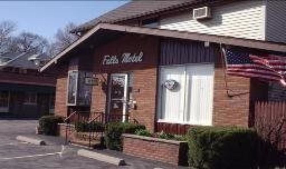 Falls Motel ไนแอการาฟอลส์ ภายนอก รูปภาพ