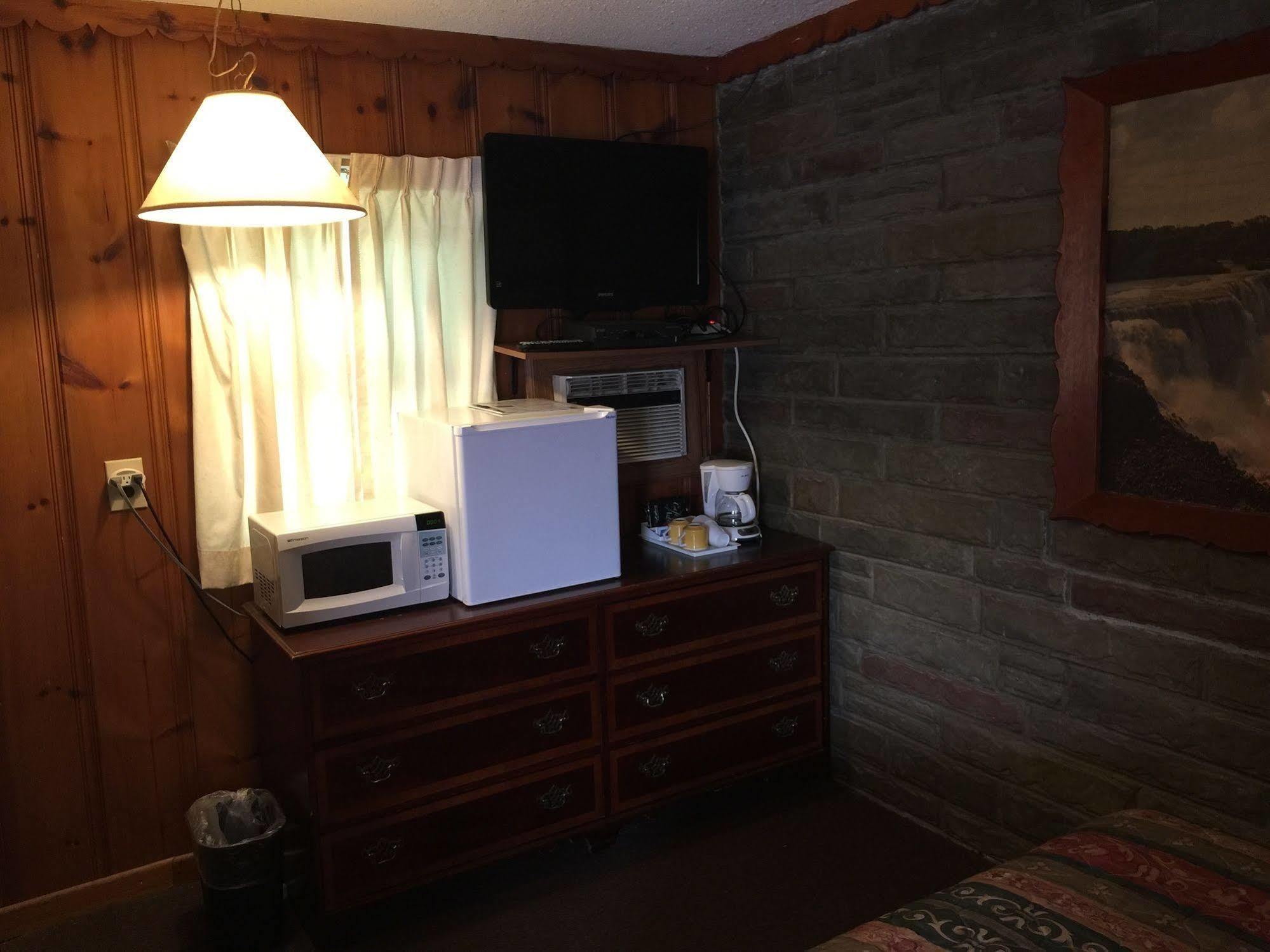 Falls Motel ไนแอการาฟอลส์ ภายนอก รูปภาพ